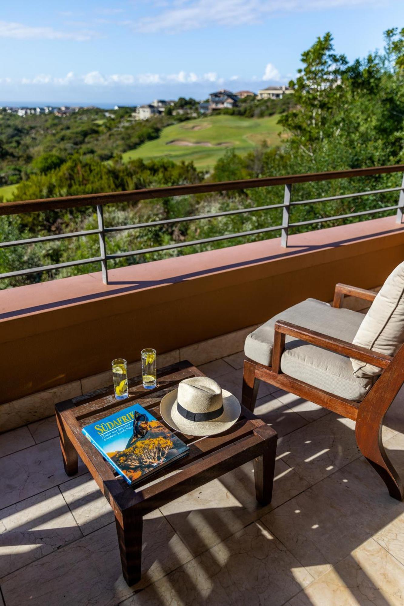 Pezula Nature Retreat Knysna Ngoại thất bức ảnh A balcony at the hotel